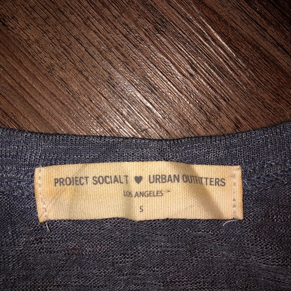 Thin slit dress - Picture 3 of 5